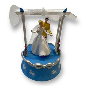 Hallmark Keepsake Disney Cinderella Wedding Day Dance Dated 2005